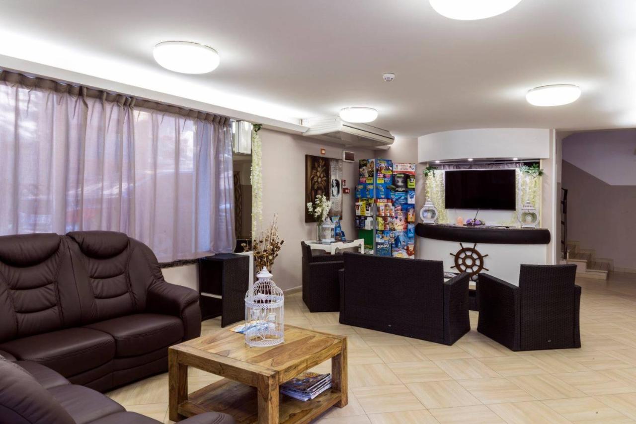 My Hotel Чезенатіко Екстер'єр фото